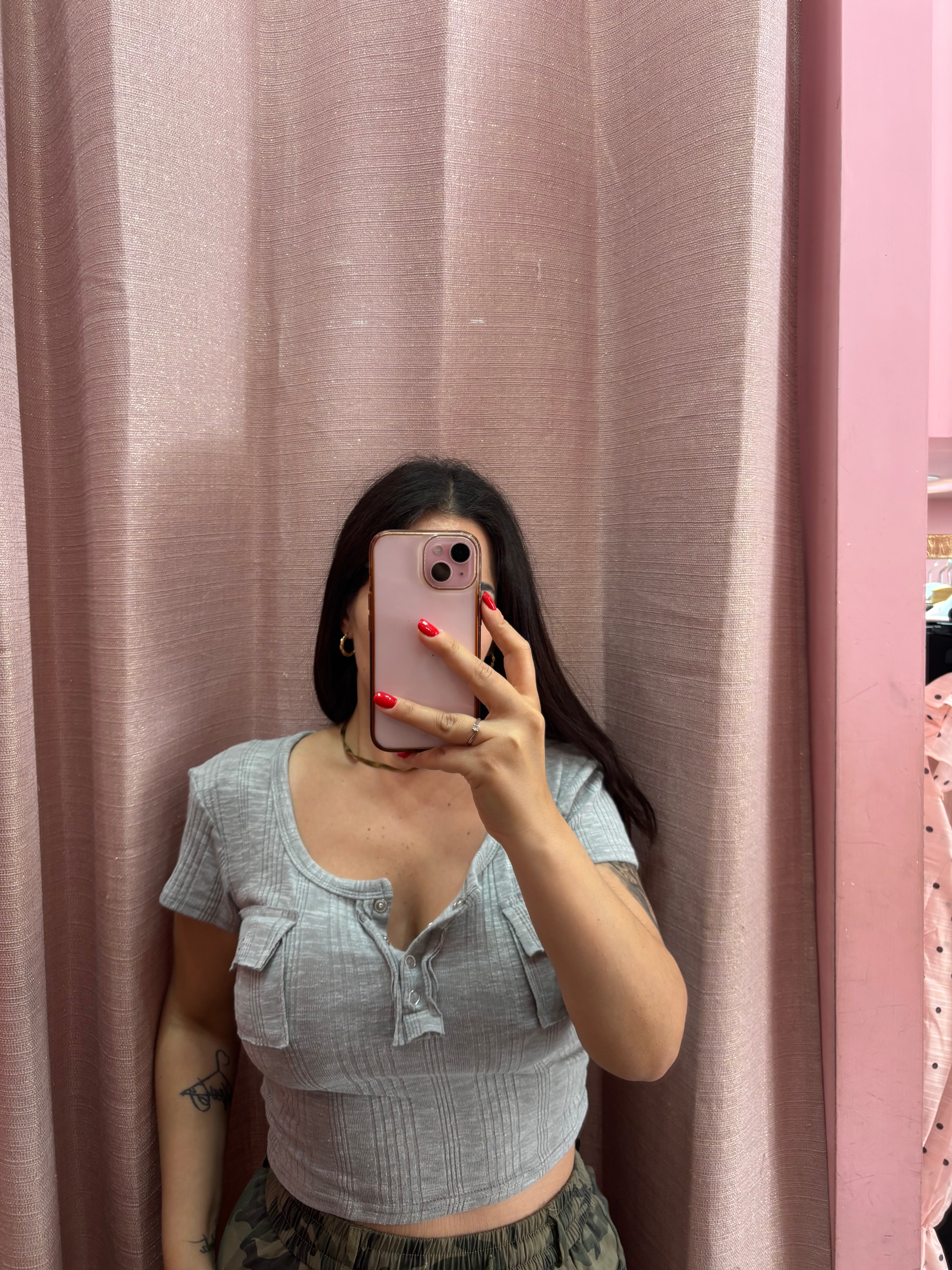 Maglia a costina con bottoncini grigia