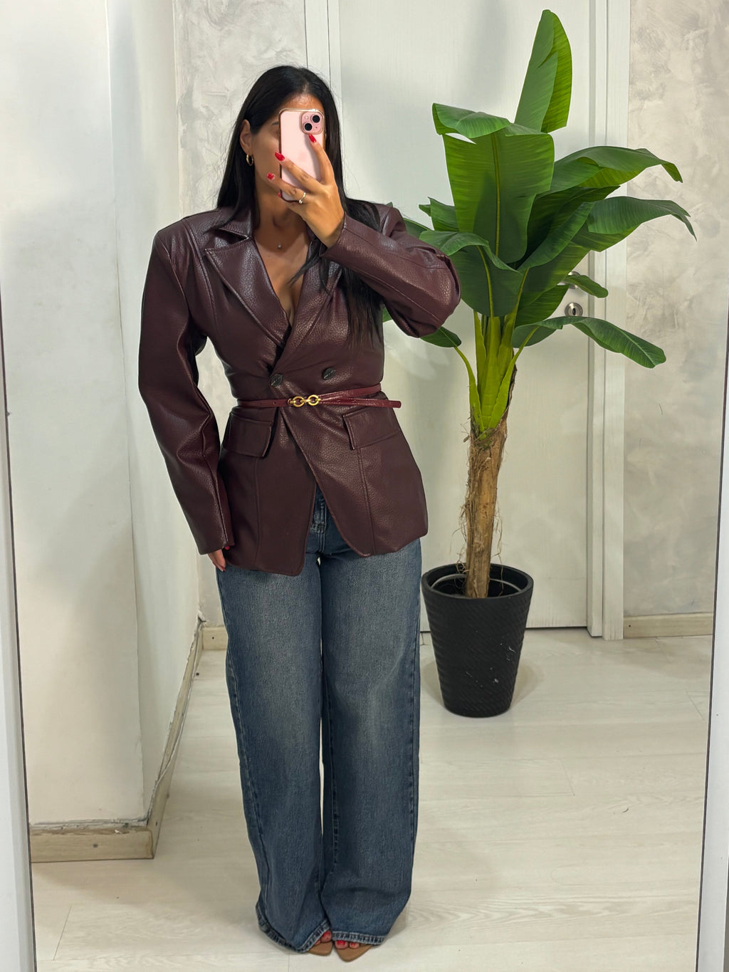 Denim flare con cinturino rosso