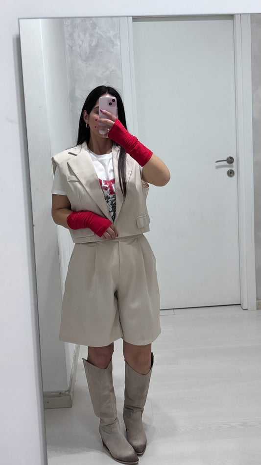 Coordinato smanicato e bermuda
