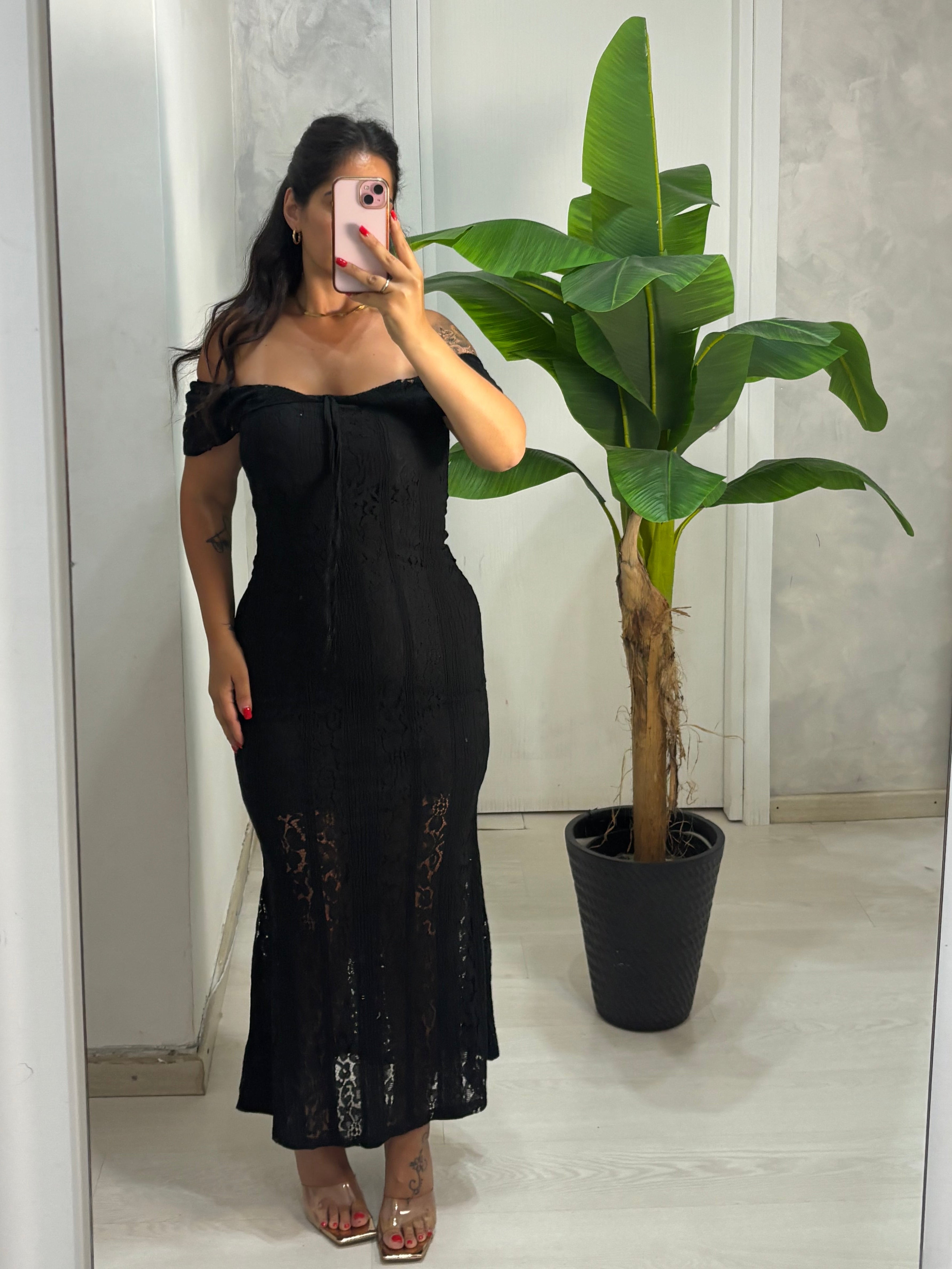 Vestito in pizzo nero