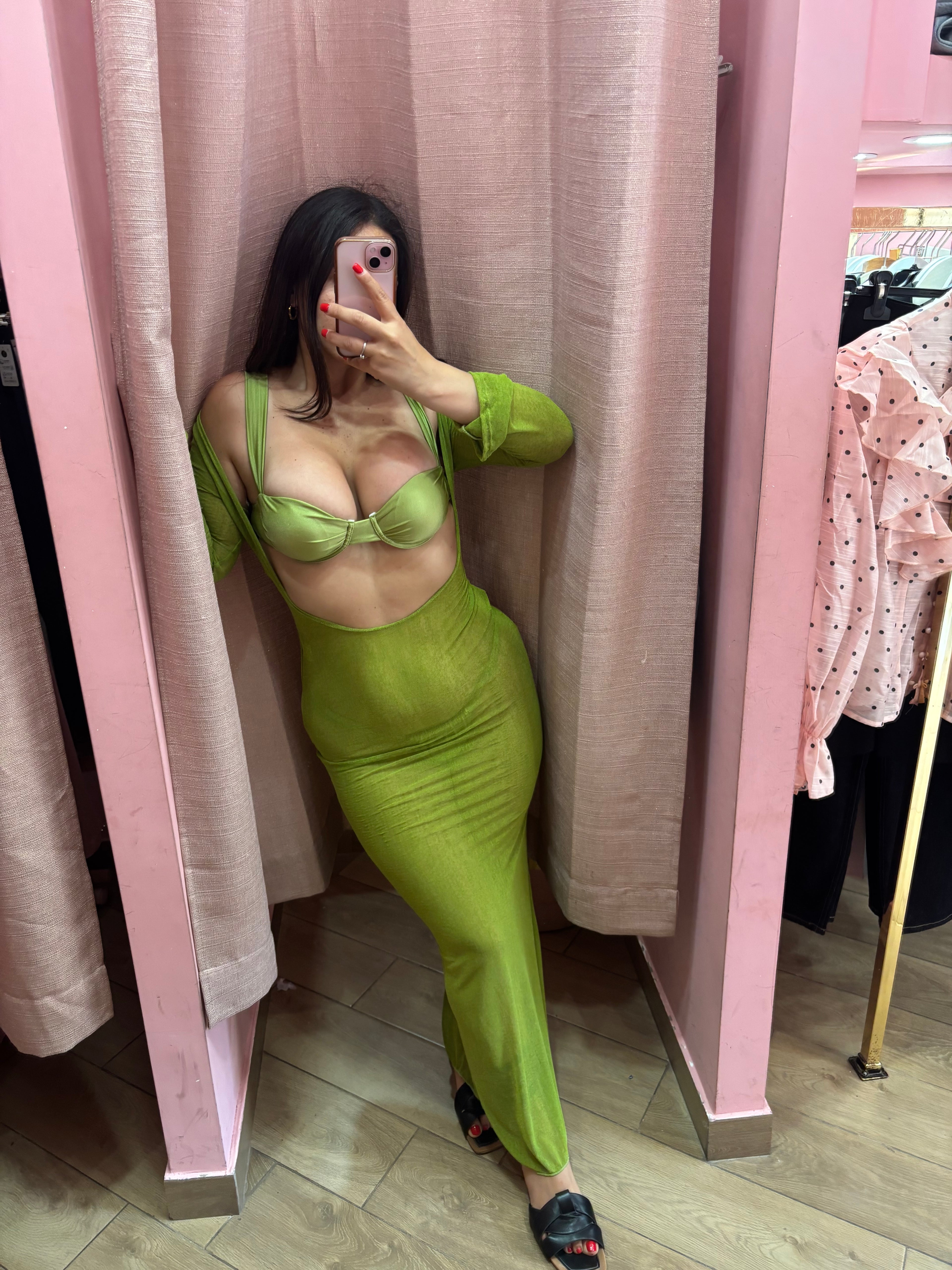 Costume e copricostume verde
