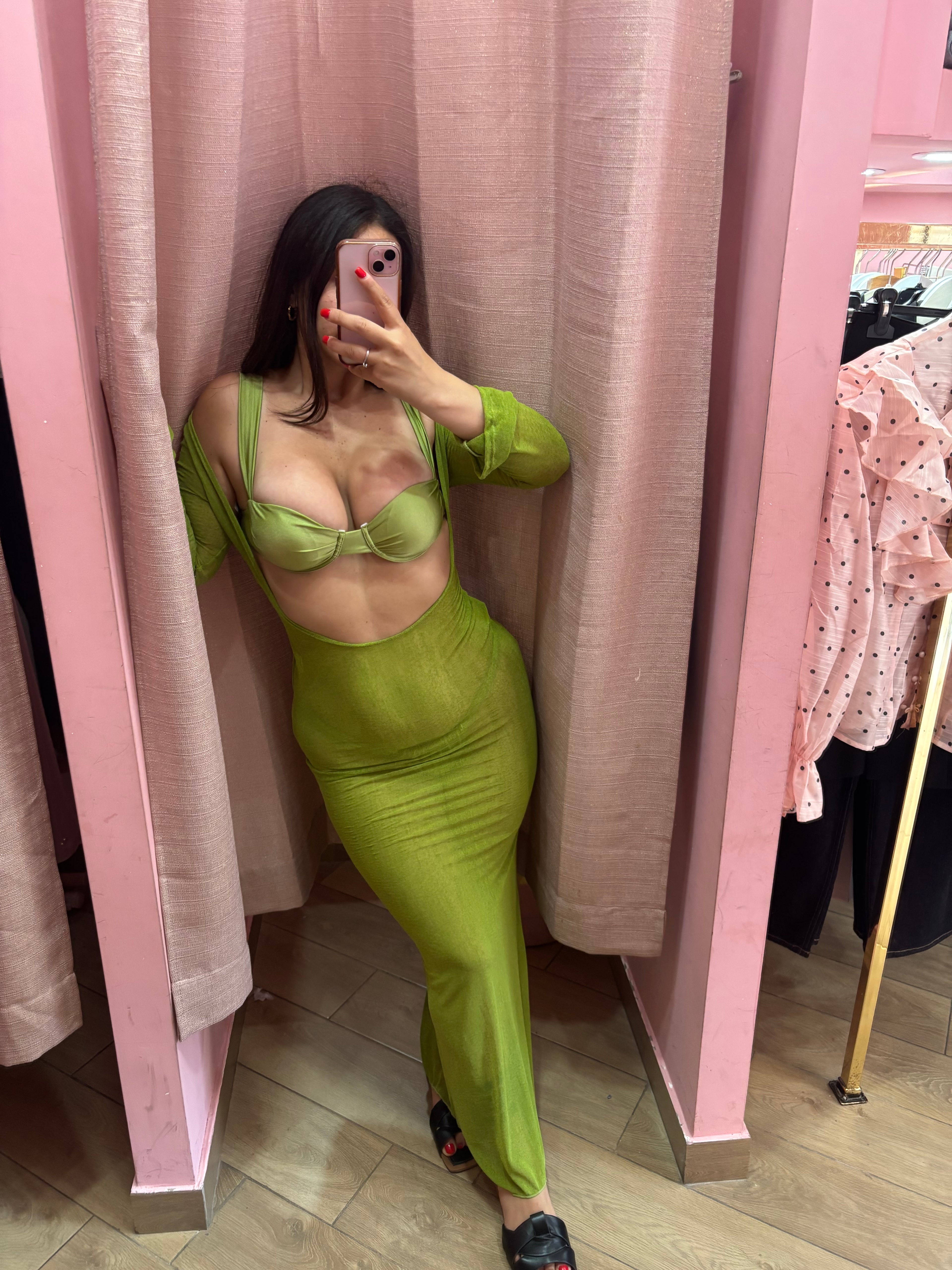 Costume e copricostume verde