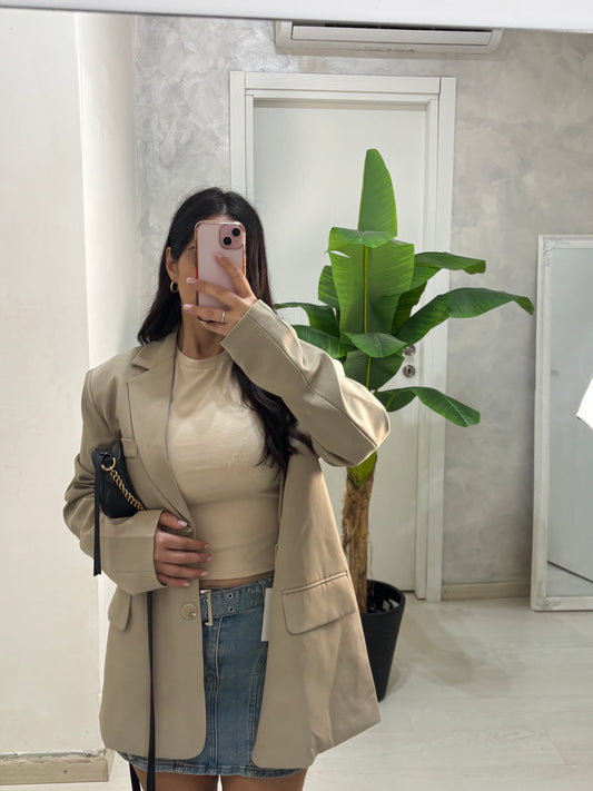 Giacca oversize con apertura sul retro beige