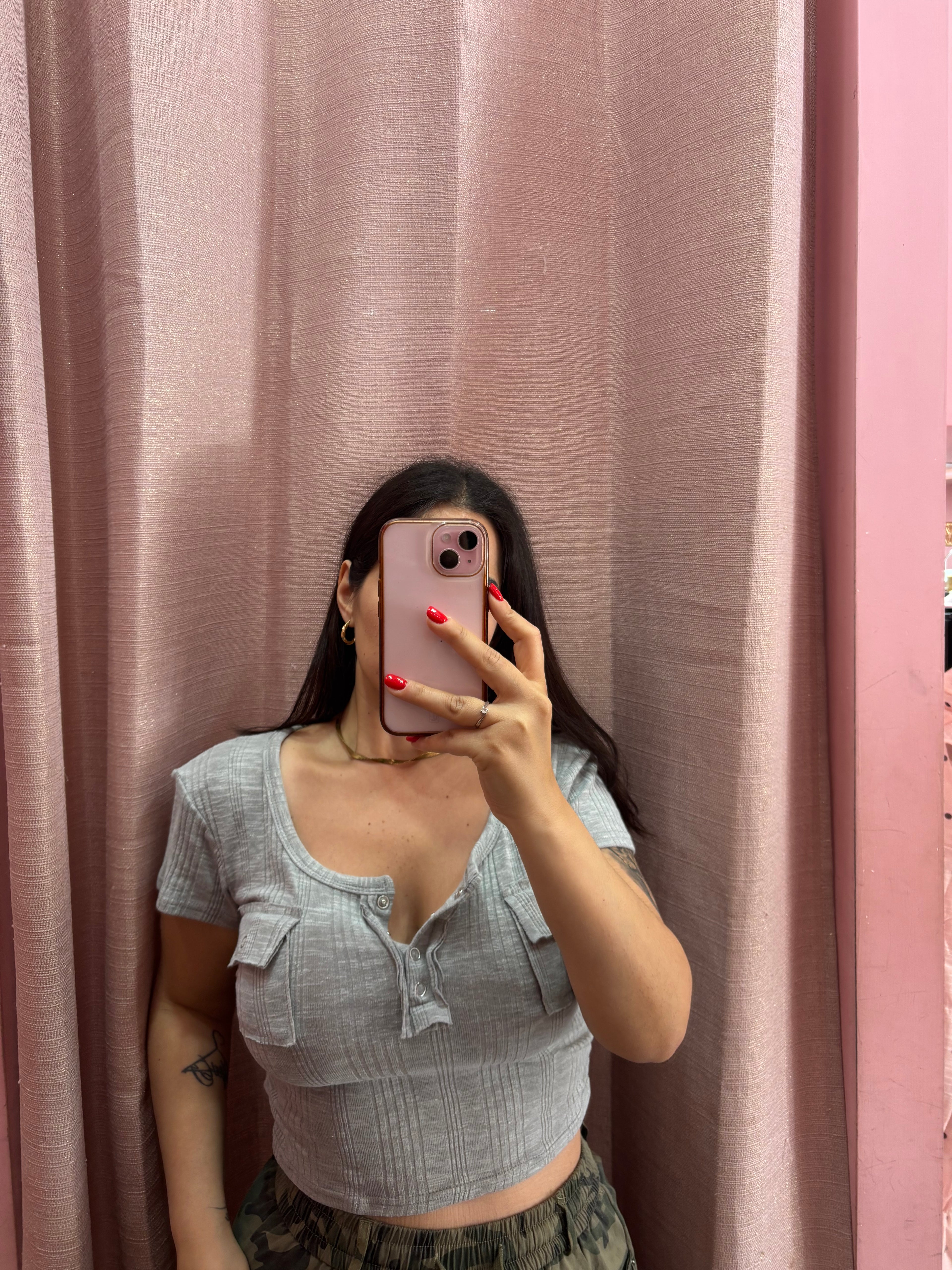 Maglia a costina con bottoncini grigia
