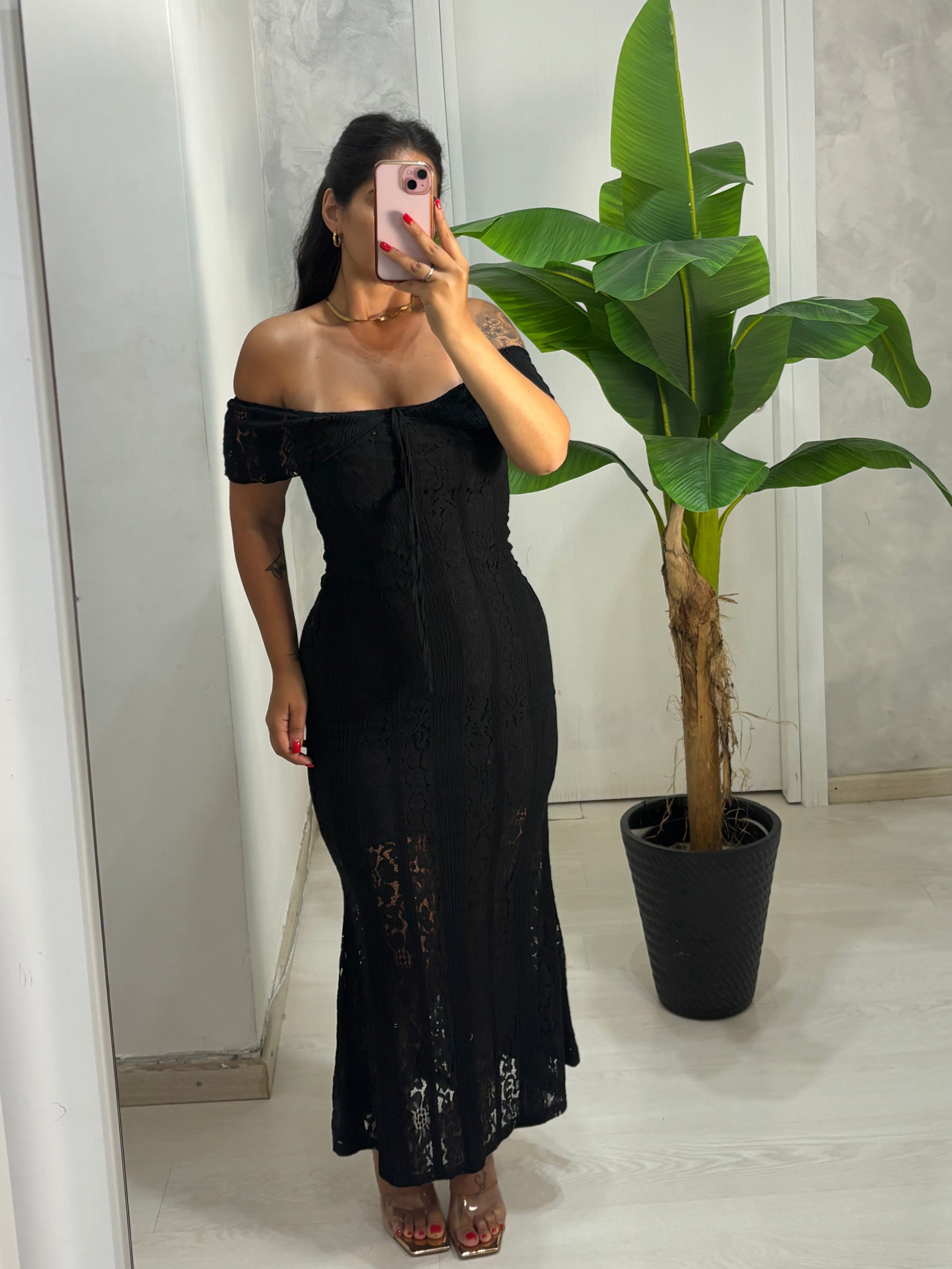 Vestito in pizzo nero